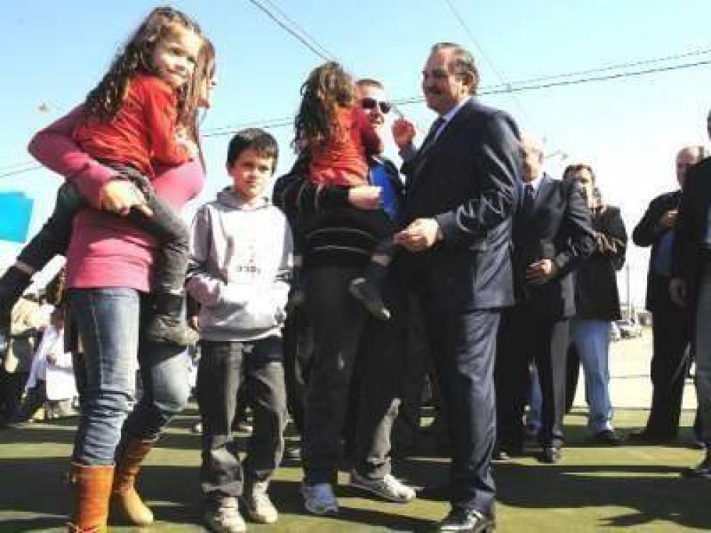 Se entregaron nuevas casas en el mega emprendimiento Lomas de Taf�