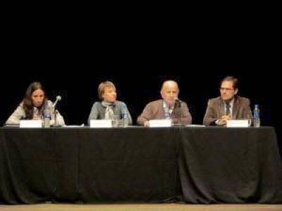La Gobernadora R�os particip� del lanzamiento de los Cursos de Iniciaci�n Universitaria de la UNTDF