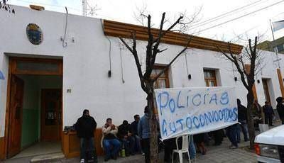 Buzzi ordeno suspender a los polic�as que realizaron la retenci�n de servicios