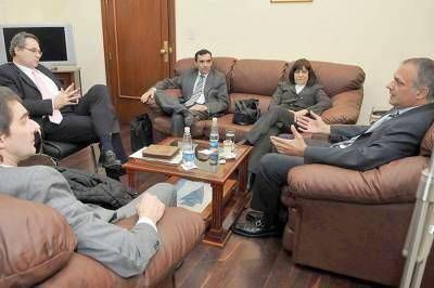 Buzzi se reuni� con directivos del Colegio de Abogados de Comodoro
