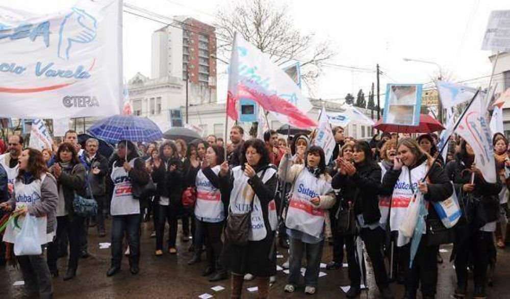Denuncian el colapso de escuelas en el distrito