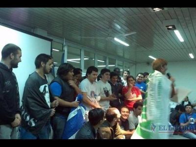 Tras la pol�mica en las escuelas, La C�mpora prepara junto a n�cleos estudiantiles K su brazo universitario