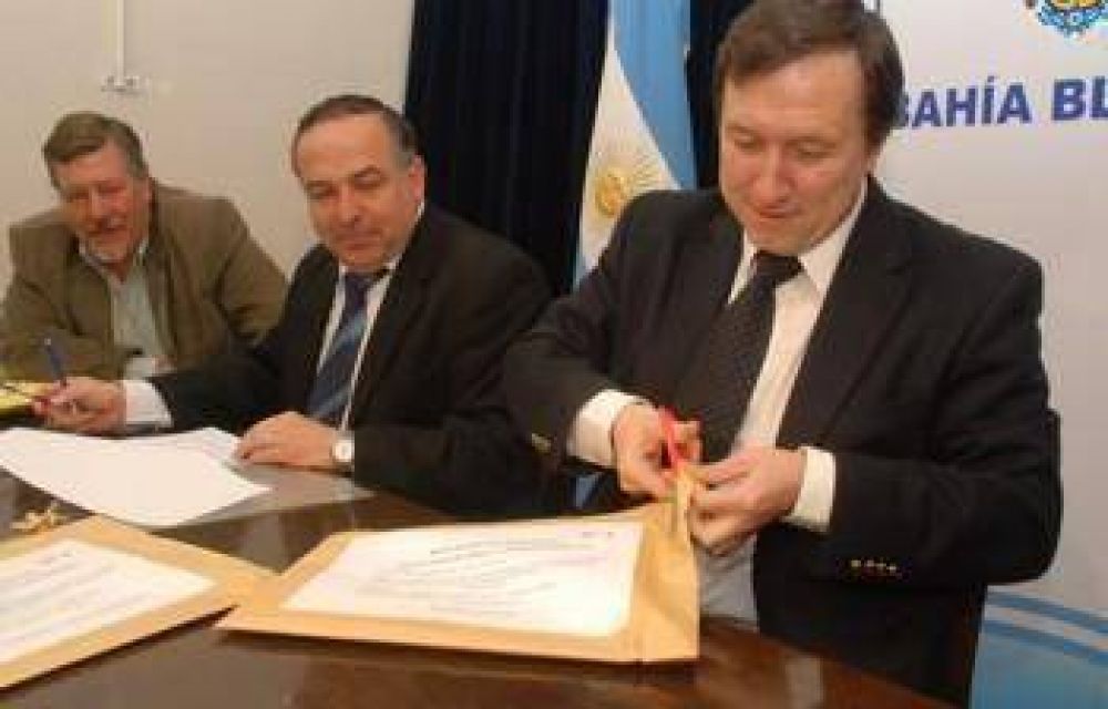 Casi $3 millones para pavimento