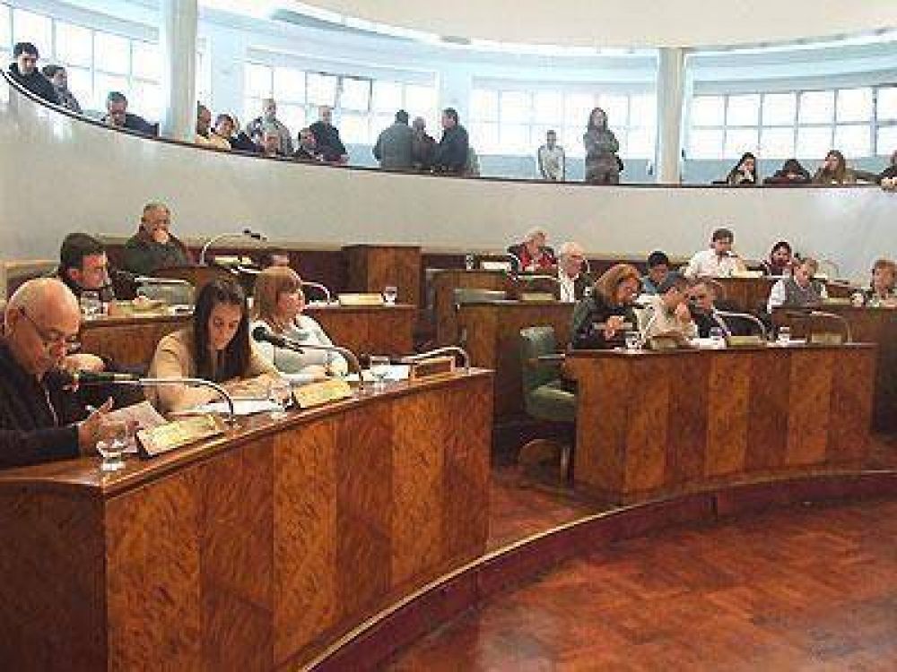LOMAS: El Concejo tratar� un proyecto para regular el estacionamiento