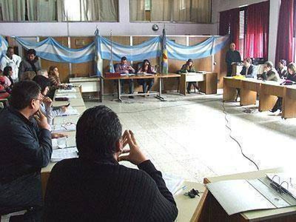 ECHEVERR�A: Aprobaron otra licencia para Gray