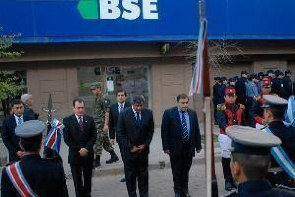 El vicegobernador presidi� la ceremonia por el 60� aniversario de la creaci�n de la Polic�a