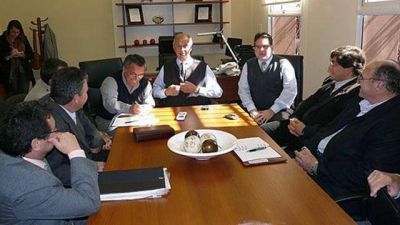 El IAPV dialoga con intendentes vecinalistas sobre la pol�tica habitacional	