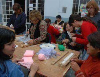  Se brinda constante ense�anza de oficios