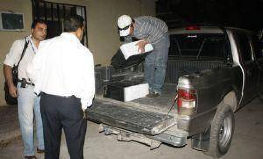Secuestran computadoras y documentaci�n del Consejo
