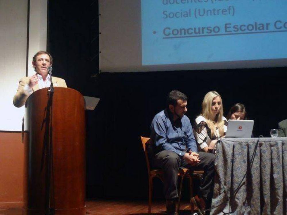 El Concurso Escolar de Fedecoba fue presentado en el PreCAC de Educaci�n Cooperativa