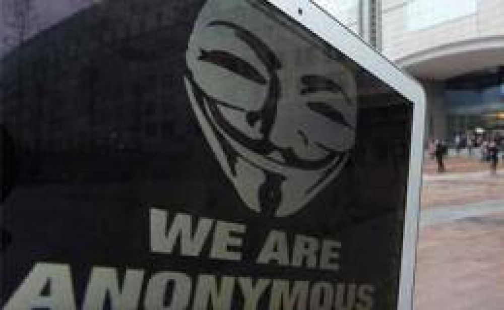 Anonymous atac sitios web del gobierno britnico en apoyo a Assange