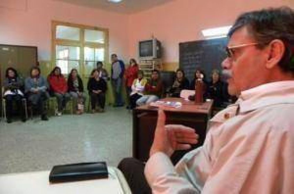 AMP apoya a los docentes de Famatina a quienes sancionaron sin razn