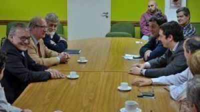 La Comisi�n Pro Tren del Valle se reuni� con el Concejo Deliberante de Neuqu�n