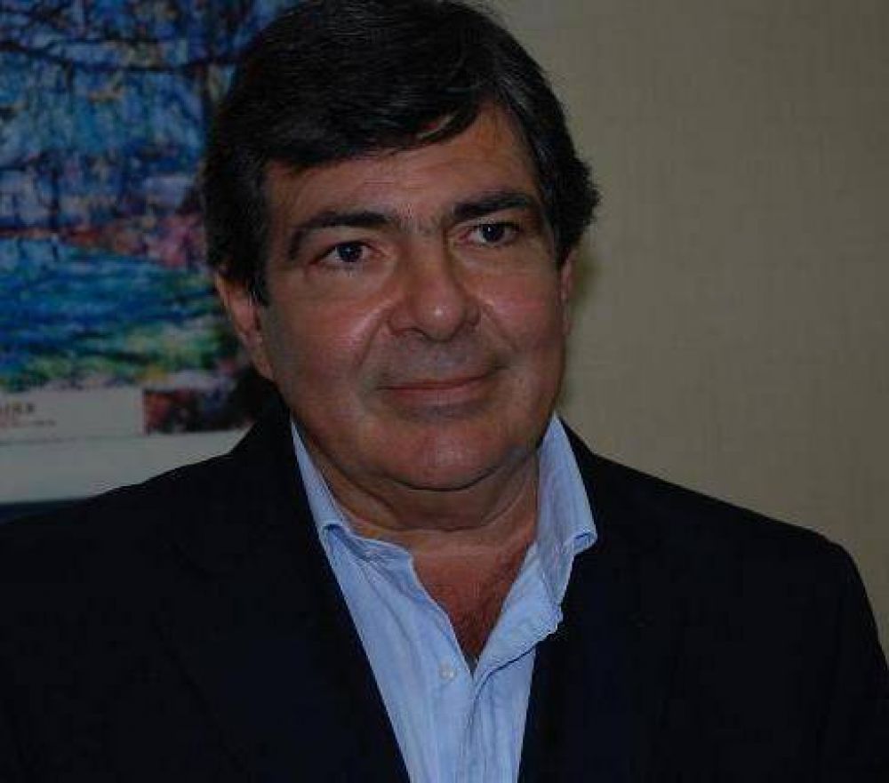 Peche critic� el sistema de salud provincial por ser "un modelo para unos pocos"