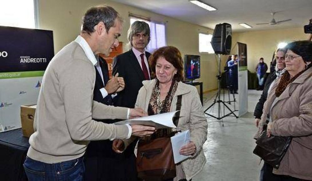 Entregaron 123 nuevas escrituras para las familias de San Fernando