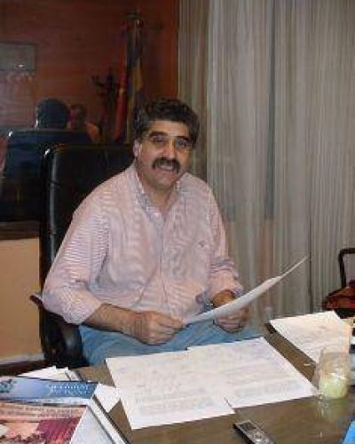 Adri�n �Mil�n� Fern�ndez apuesta al consenso con diferentes sectores internos.