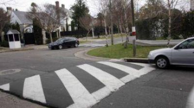 Arroyo quiere se releven y adecuen los reductores de velocidad
