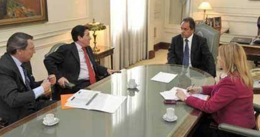 El Gobernador Scioli, Casal y D�az P�rez por m�s seguridad en el municipio de Lan�s