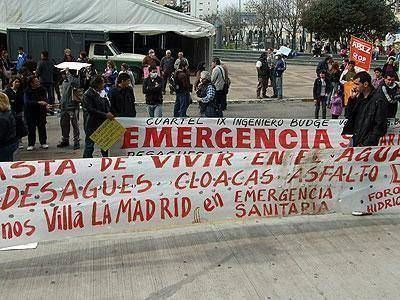 LOMAS: Vecinos marcharon al Municipio por la �paralizaci�n� de obras