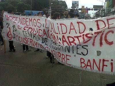 LOMAS: Estudiantes se movilizaron para reclamar mejoras edilicias