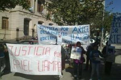 Marcharon por un joven quiaque�o desaparecido hace ocho meses