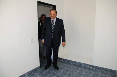 Alperovich dijo que continuar� la creaci�n de puestos de trabajo 	