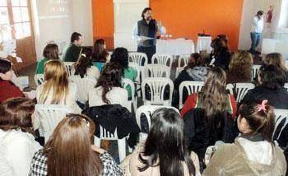 Capacitaci�n para desarrollar el dise�o curricular de los CDC