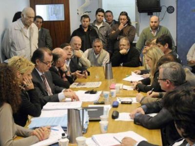 El municipio propuso aumentar la tarifa de taxis entre el 40 y el 47 por ciento