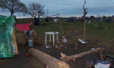 En el predio del Pirayu� aguardan el censo judicial