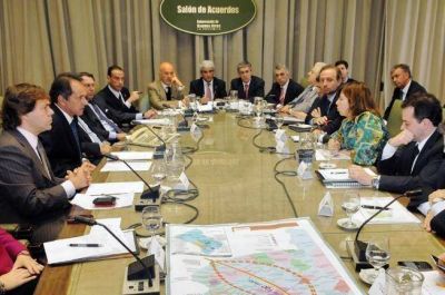 Scioli reuni� a sus ministros para evaluar el control del gasto
