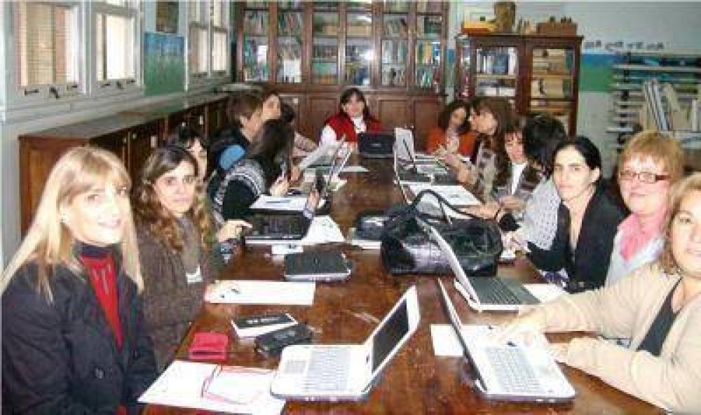  Capacitaci�n docente de "Escuelas de Innovaci�n"
