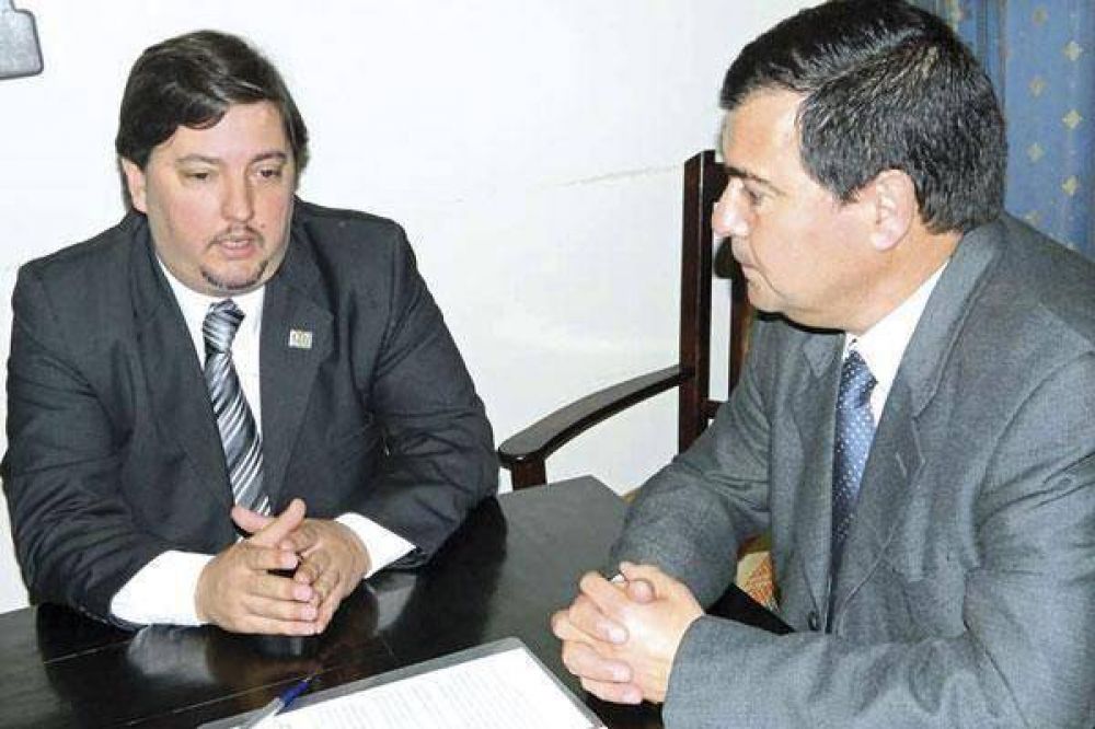 La Defensor�a del Pueblo y el Ministerio de la Producci�n rubricaron firma de convenio