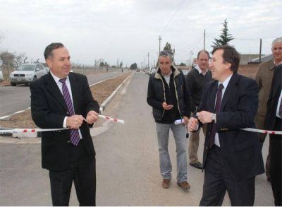 Tras varios a�os de demora, habilitan la pavimentaci�n de calle Pilmaiqu�n