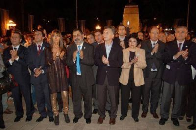 Una foto de Sanz y Morales con Macri aliment� las versiones de acuerdo
