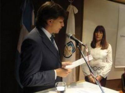 Mar�a Beatriz Fourcade asumi� como Decana Normalizadora de la Facultad de Ciencias de la Salud