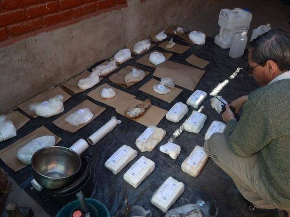 Cayeron los due�os de la "cocina" de Las Heras donde hallaron 20 kilos de coca�na y otras drogas almacenadas