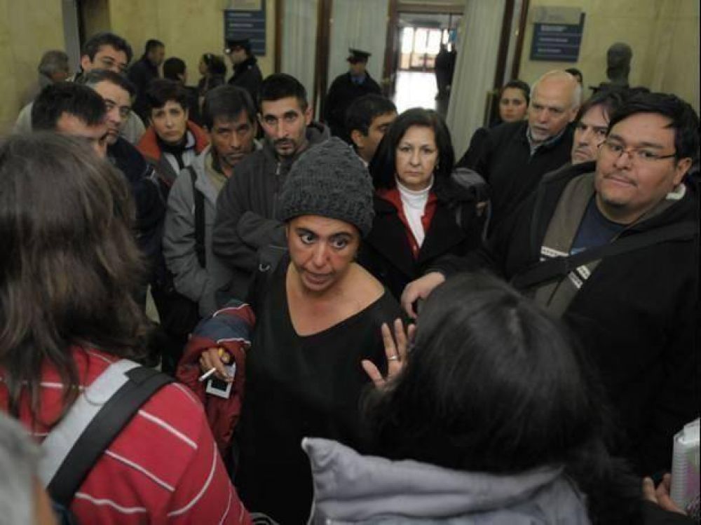 Duro cruce entre ATE y el Gobierno por el pase de contratados a planta y blanqueo en la administraci�n central