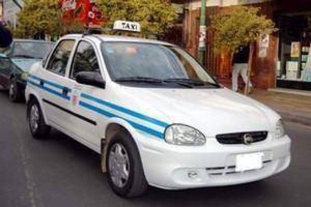 Piden que el Concejo trate aumento en la tarifa de taxi