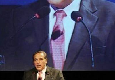 Sapag asegur� que YPF llevar� a "fortalecer empresas provinciales" 
