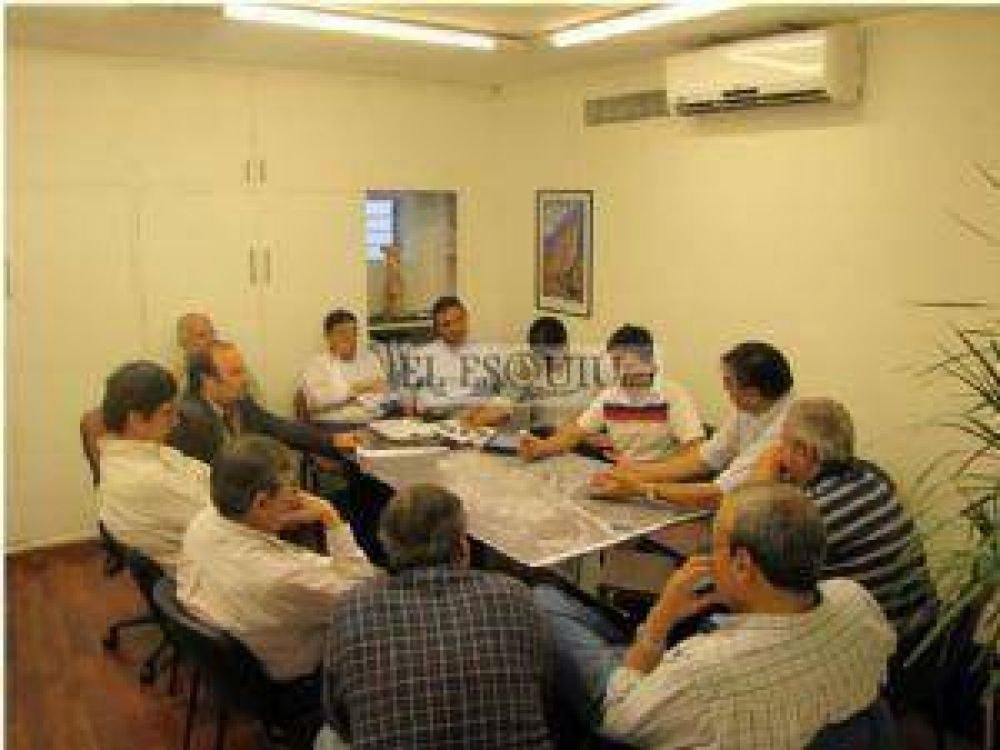 �Los colegios de profesionales est�n de acuerdo en construir la terminal en el sur�