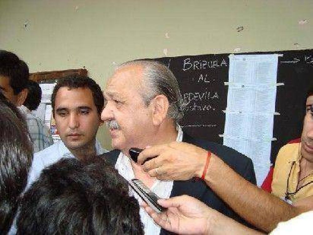 Brizuela denunci� violaciones a la ley electoral y evit� confrontar con Cristina