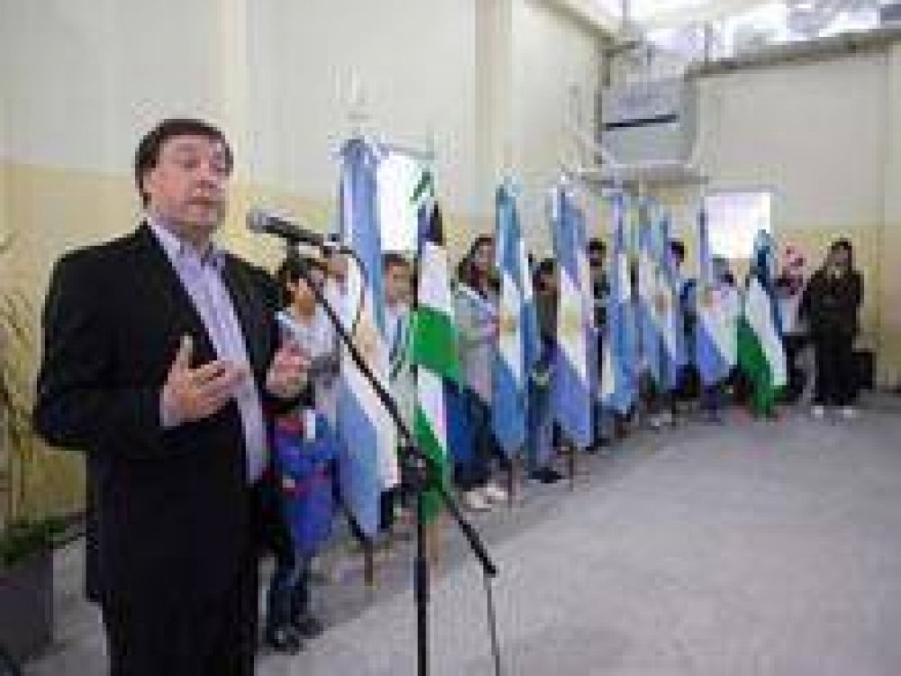 Weretilneck inaugur� la ampliaci�n del edificio de la escuela 292 de Los Menucos