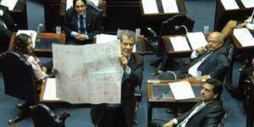  Acalorada discusi�n en la Legislatura