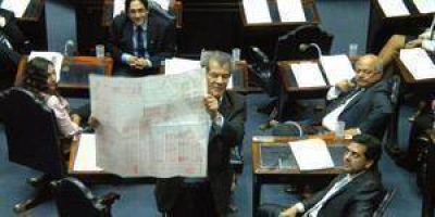  Acalorada discusi�n en la Legislatura