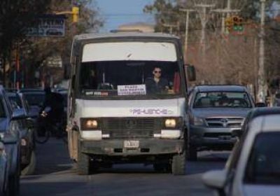 Usuarios de colectivos molestos porque no avisaron sobre cambios en los recorridos