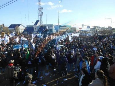 La UOM volc� miles de metal�rgicos a las calles contra la Tarifaria