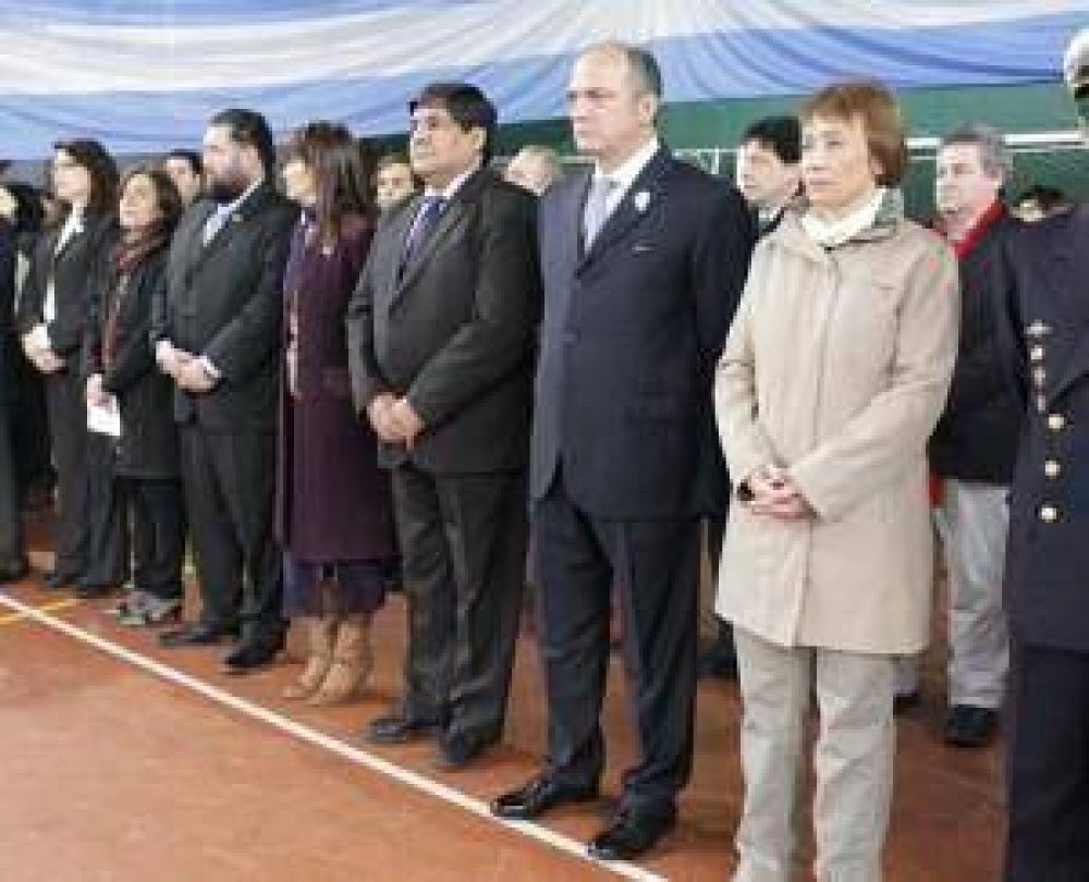 La Gobernadora R�os encabez� la ceremonia de conmemoraci�n del �xodo Juje�o