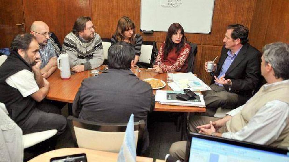 Educaci�n le ofert� a los docentes un b�sico de $2.700 desde octubre