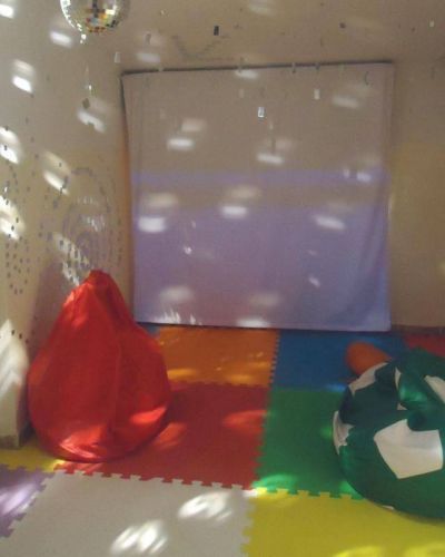 El Centro de D�a Renacer inaugur� una sala multisensorial