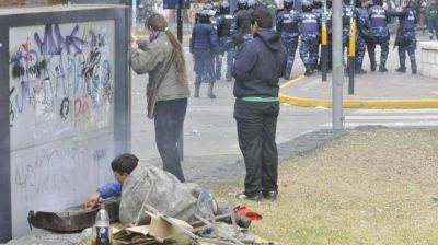 Graves incidentes y una batalla campal entre estatales y polic�as